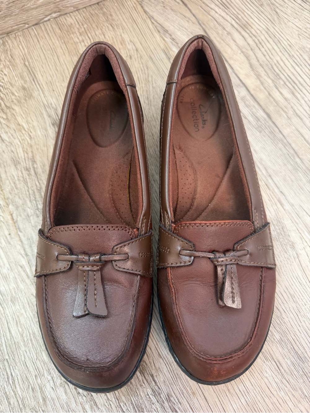 Clarks Leather Loafers - Picture 3 of 6